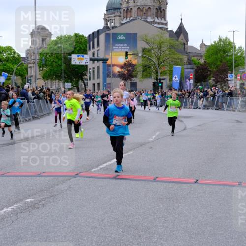 25.04.2026 - Das Zehntel Tim E. http://msf.ph/oto/9576715 25.04.2026 10:57:50 Ziel 5002, 5071, 5291, 5372, 5377, 5395, 5404, 5472, 5476, 5554, 5568, 5665, 5677, 5806, 5810, 5816, 5832, 5973, 6408, 6411, 6418, 6603, 6634, 6708, 6715, 6747, 6749, 6892, 6947, 7037, 7231, 7242, 7322, 7392, 7694, 7796, 7895, 8002, 8005 meine-sportfotos.de