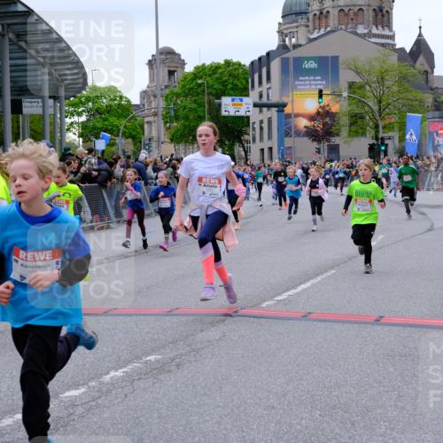 25.04.2026 - Das Zehntel Tim E. http://msf.ph/oto/9576724 25.04.2026 10:57:52 Ziel 5002, 5372, 5377, 5395, 5404, 5472, 5476, 5532, 5568, 5616, 5665, 5677, 5806, 5810, 5816, 5832, 5973, 6408, 6411, 6458, 6603, 6634, 6708, 6715, 6747, 6749, 6892, 6893, 7037, 7231, 7242, 7322, 7694, 7796, 7895, 8002, 8005 meine-sportfotos.de