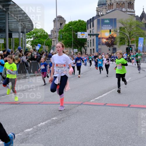 25.04.2026 - Das Zehntel Tim E. http://msf.ph/oto/9576726 25.04.2026 10:57:52 Ziel 5002, 5372, 5377, 5395, 5404, 5472, 5476, 5532, 5568, 5616, 5665, 5677, 5806, 5810, 5816, 5832, 5973, 6408, 6411, 6458, 6603, 6634, 6708, 6715, 6747, 6749, 6892, 6893, 7037, 7231, 7242, 7322, 7694, 7796, 7895, 8002, 8005 meine-sportfotos.de