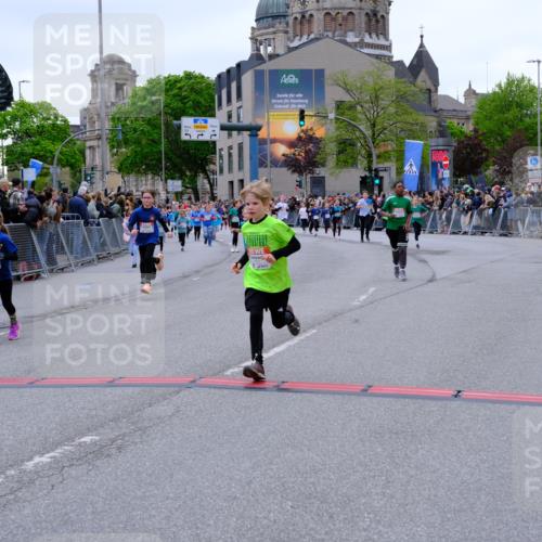 25.04.2026 - Das Zehntel Tim E. http://msf.ph/oto/9576728 25.04.2026 10:57:52 Ziel 5002, 5372, 5377, 5395, 5404, 5472, 5476, 5532, 5568, 5616, 5665, 5677, 5806, 5810, 5816, 5832, 5973, 6408, 6411, 6458, 6603, 6634, 6708, 6715, 6747, 6749, 6892, 6893, 7037, 7231, 7242, 7322, 7694, 7796, 7895, 8002, 8005 meine-sportfotos.de