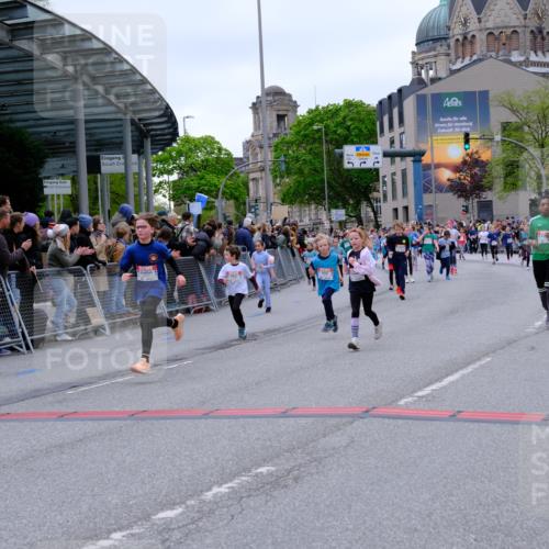 25.04.2026 - Das Zehntel Tim E. http://msf.ph/oto/9576737 25.04.2026 10:57:54 Ziel 5002, 5377, 5395, 5404, 5472, 5476, 5532, 5568, 5616, 5665, 5677, 5810, 5973, 6408, 6411, 6458, 6603, 6708, 6715, 6741, 6747, 6749, 6892, 6893, 7037, 7231, 7242, 7322, 7796, 7895, 7931, 7945, 8002, 8005 meine-sportfotos.de