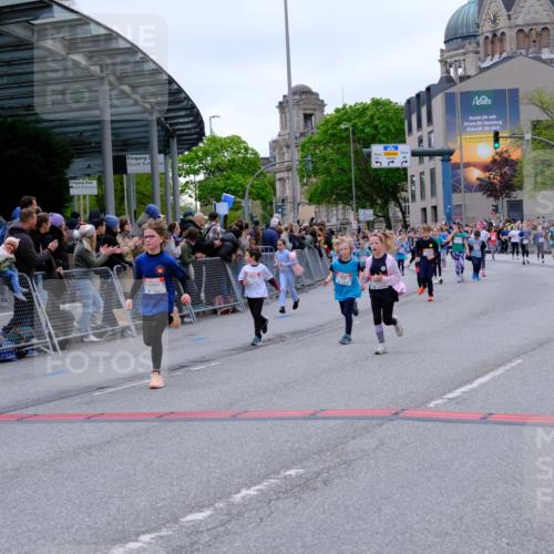 25.04.2026 - Das Zehntel Tim E. http://msf.ph/oto/9576738 25.04.2026 10:57:54 Ziel 5002, 5377, 5395, 5404, 5472, 5476, 5532, 5568, 5616, 5665, 5677, 5810, 5973, 6408, 6411, 6458, 6603, 6708, 6715, 6741, 6747, 6749, 6892, 6893, 7037, 7231, 7242, 7322, 7796, 7895, 7931, 7945, 8002, 8005 meine-sportfotos.de