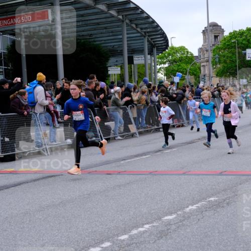 25.04.2026 - Das Zehntel Tim E. http://msf.ph/oto/9576744 25.04.2026 10:57:54 Ziel 5002, 5377, 5395, 5404, 5472, 5476, 5532, 5568, 5616, 5665, 5677, 5810, 5973, 6408, 6411, 6458, 6603, 6708, 6715, 6741, 6747, 6749, 6892, 6893, 7037, 7231, 7242, 7322, 7796, 7895, 7931, 7945, 8002, 8005 meine-sportfotos.de
