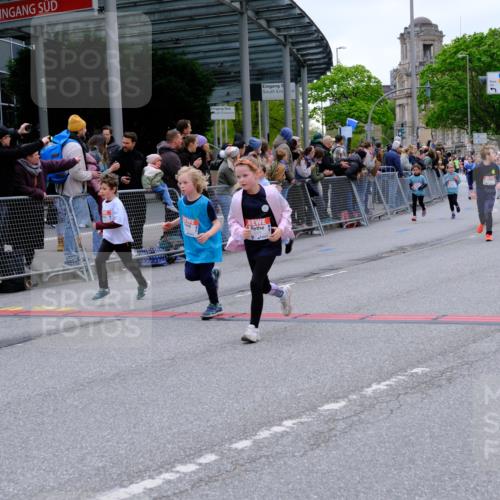 25.04.2026 - Das Zehntel Tim E. http://msf.ph/oto/9576752 25.04.2026 10:57:56 Ziel 5002, 5032, 5377, 5395, 5404, 5476, 5532, 5568, 5608, 5616, 5665, 5677, 5691, 5973, 6408, 6411, 6458, 6574, 6603, 6708, 6715, 6741, 6747, 6749, 6892, 6893, 7037, 7231, 7242, 7322, 7516, 7520, 7796, 7931, 7945 meine-sportfotos.de