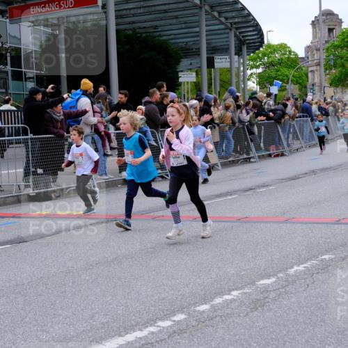 25.04.2026 - Das Zehntel Tim E. http://msf.ph/oto/9576754 25.04.2026 10:57:56 Ziel 5002, 5032, 5377, 5395, 5404, 5476, 5532, 5568, 5608, 5616, 5665, 5677, 5691, 5973, 6408, 6411, 6458, 6574, 6603, 6708, 6715, 6741, 6747, 6749, 6892, 6893, 7037, 7231, 7242, 7322, 7516, 7520, 7796, 7931, 7945 meine-sportfotos.de