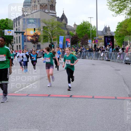 25.04.2026 - Das Zehntel Tim E. http://msf.ph/oto/9576764 25.04.2026 10:57:58 Ziel 5002, 5032, 5206, 5377, 5395, 5404, 5532, 5568, 5608, 5609, 5616, 5665, 5691, 5973, 6347, 6378, 6458, 6574, 6603, 6741, 6892, 6893, 7037, 7231, 7242, 7516, 7520, 7680, 7736, 7755, 7931, 7942, 7945, 8070 meine-sportfotos.de