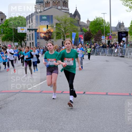 25.04.2026 - Das Zehntel Tim E. http://msf.ph/oto/9576769 25.04.2026 10:57:59 Ziel 5002, 5032, 5206, 5377, 5395, 5404, 5532, 5568, 5608, 5609, 5616, 5691, 5973, 6347, 6378, 6458, 6574, 6741, 6892, 6893, 7037, 7242, 7516, 7520, 7680, 7736, 7755, 7915, 7931, 7942, 7945, 8070 meine-sportfotos.de