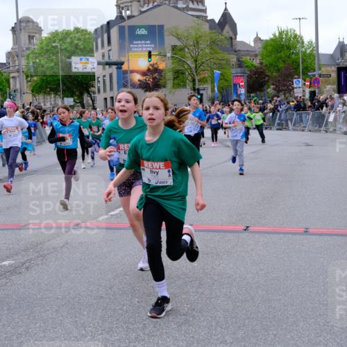 25.04.2026 - Das Zehntel Tim E. http://msf.ph/oto/9576773 25.04.2026 10:58:00 Ziel 5032, 5159, 5206, 5377, 5395, 5404, 5532, 5568, 5608, 5609, 5616, 5691, 6347, 6356, 6378, 6458, 6574, 6662, 6678, 6741, 6892, 6893, 7516, 7520, 7673, 7677, 7680, 7736, 7755, 7915, 7931, 7942, 7945, 8070 meine-sportfotos.de