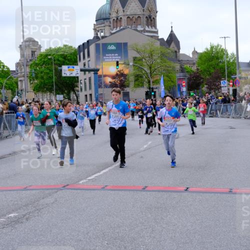 25.04.2026 - Das Zehntel Tim E. http://msf.ph/oto/9576778 25.04.2026 10:58:01 Ziel 5032, 5153, 5159, 5206, 5373, 5377, 5392, 5532, 5568, 5608, 5609, 5616, 5691, 6347, 6356, 6367, 6378, 6458, 6574, 6609, 6662, 6678, 6681, 6741, 6893, 7301, 7516, 7520, 7673, 7677, 7680, 7736, 7755, 7915, 7931, 7942, 7945, 8070 meine-sportfotos.de