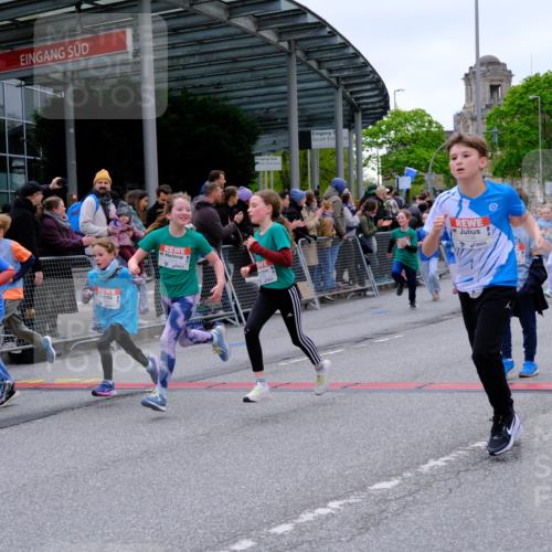 25.04.2026 - Das Zehntel Tim E. http://msf.ph/oto/9576787 25.04.2026 10:58:03 Ziel 5032, 5153, 5159, 5206, 5373, 5392, 5532, 5608, 5609, 5616, 5691, 5938, 6347, 6348, 6356, 6367, 6378, 6458, 6574, 6609, 6662, 6678, 6681, 6741, 6893, 7301, 7318, 7516, 7520, 7532, 7673, 7677, 7680, 7736, 7755, 7915, 7931, 7942, 7945, 8070 meine-sportfotos.de
