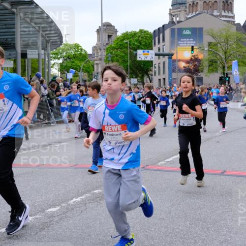 25.04.2026 - Das Zehntel Tim E. http://msf.ph/oto/9576789 25.04.2026 10:58:03 Ziel 5032, 5153, 5159, 5206, 5373, 5392, 5532, 5608, 5609, 5616, 5691, 5938, 6347, 6348, 6356, 6367, 6378, 6458, 6574, 6609, 6662, 6678, 6681, 6741, 6893, 7301, 7318, 7516, 7520, 7532, 7673, 7677, 7680, 7736, 7755, 7915, 7931, 7942, 7945, 8070 meine-sportfotos.de