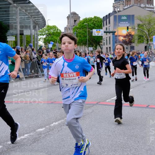 25.04.2026 - Das Zehntel Tim E. http://msf.ph/oto/9576790 25.04.2026 10:58:03 Ziel 5032, 5153, 5159, 5206, 5373, 5392, 5532, 5608, 5609, 5616, 5691, 5938, 6347, 6348, 6356, 6367, 6378, 6458, 6574, 6609, 6662, 6678, 6681, 6741, 6893, 7301, 7318, 7516, 7520, 7532, 7673, 7677, 7680, 7736, 7755, 7915, 7931, 7942, 7945, 8070 meine-sportfotos.de
