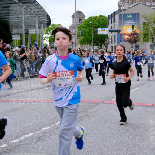 25.04.2026 - Das Zehntel Tim E. http://msf.ph/oto/9576791 25.04.2026 10:58:03 Ziel 5032, 5153, 5159, 5206, 5373, 5392, 5532, 5608, 5609, 5616, 5691, 5938, 6347, 6348, 6356, 6367, 6378, 6458, 6574, 6609, 6662, 6678, 6681, 6741, 6893, 7301, 7318, 7516, 7520, 7532, 7673, 7677, 7680, 7736, 7755, 7915, 7931, 7942, 7945, 8070 meine-sportfotos.de
