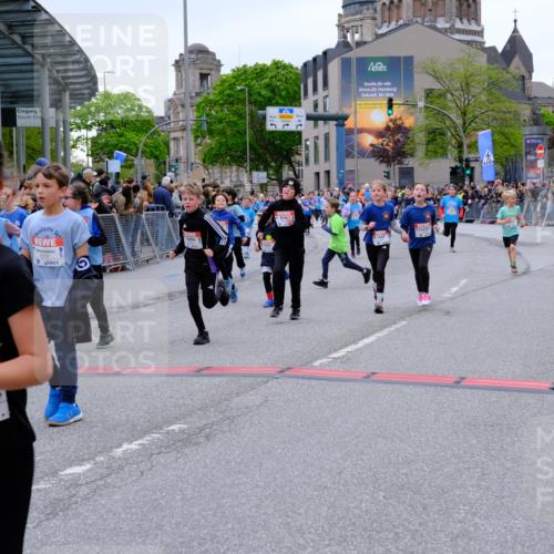 25.04.2026 - Das Zehntel Tim E. http://msf.ph/oto/9576793 25.04.2026 10:58:04 Ziel 5032, 5153, 5159, 5206, 5373, 5392, 5532, 5608, 5609, 5691, 5938, 6347, 6348, 6356, 6367, 6378, 6574, 6609, 6662, 6678, 6681, 6741, 6837, 6848, 6893, 7301, 7318, 7516, 7520, 7532, 7673, 7677, 7680, 7736, 7755, 7915, 7931, 7942, 7945, 8070 meine-sportfotos.de