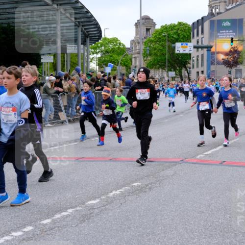 25.04.2026 - Das Zehntel Tim E. http://msf.ph/oto/9576799 25.04.2026 10:58:05 Ziel 5032, 5153, 5159, 5206, 5373, 5392, 5608, 5609, 5691, 5938, 6347, 6348, 6356, 6367, 6378, 6574, 6576, 6600, 6609, 6662, 6678, 6681, 6741, 6837, 6848, 6921, 7301, 7318, 7516, 7520, 7532, 7673, 7677, 7680, 7736, 7755, 7915, 7931, 7942, 7945, 8070 meine-sportfotos.de