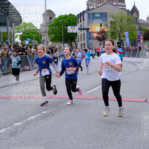 25.04.2026 - Das Zehntel Tim E. http://msf.ph/oto/9576804 25.04.2026 10:58:07 Ziel 5032, 5153, 5159, 5206, 5373, 5392, 5556, 5608, 5609, 5691, 5938, 6347, 6348, 6356, 6367, 6378, 6574, 6576, 6600, 6609, 6662, 6678, 6681, 6837, 6848, 6921, 7301, 7318, 7516, 7520, 7532, 7673, 7677, 7680, 7736, 7755, 7915, 7942, 8070 meine-sportfotos.de