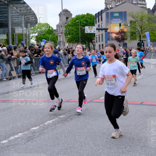 25.04.2026 - Das Zehntel Tim E. http://msf.ph/oto/9576806 25.04.2026 10:58:07 Ziel 5032, 5153, 5159, 5206, 5373, 5392, 5556, 5608, 5609, 5691, 5938, 6347, 6348, 6356, 6367, 6378, 6574, 6576, 6600, 6609, 6662, 6678, 6681, 6837, 6848, 6921, 7301, 7318, 7516, 7520, 7532, 7673, 7677, 7680, 7736, 7755, 7915, 7942, 8070 meine-sportfotos.de