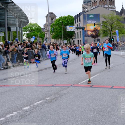 25.04.2026 - Das Zehntel Tim E. http://msf.ph/oto/9576813 25.04.2026 10:58:08 Ziel 5032, 5153, 5159, 5185, 5206, 5366, 5373, 5392, 5556, 5608, 5609, 5938, 6347, 6348, 6356, 6367, 6378, 6576, 6600, 6609, 6662, 6678, 6681, 6837, 6848, 6921, 7301, 7318, 7516, 7520, 7532, 7673, 7677, 7680, 7736, 7755, 7915, 7942, 8070 meine-sportfotos.de