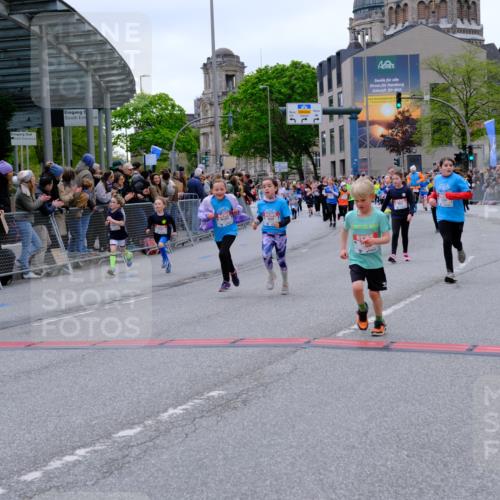 25.04.2026 - Das Zehntel Tim E. http://msf.ph/oto/9576814 25.04.2026 10:58:08 Ziel 5032, 5153, 5159, 5185, 5206, 5366, 5373, 5392, 5556, 5608, 5609, 5938, 6347, 6348, 6356, 6367, 6378, 6576, 6600, 6609, 6662, 6678, 6681, 6837, 6848, 6921, 7301, 7318, 7516, 7520, 7532, 7673, 7677, 7680, 7736, 7755, 7915, 7942, 8070 meine-sportfotos.de