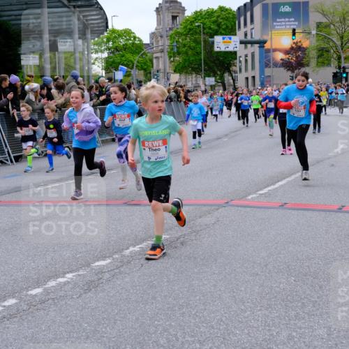 25.04.2026 - Das Zehntel Tim E. http://msf.ph/oto/9576820 25.04.2026 10:58:09 Ziel 5153, 5159, 5185, 5206, 5341, 5366, 5373, 5392, 5556, 5609, 5938, 6347, 6348, 6356, 6367, 6378, 6576, 6600, 6609, 6662, 6678, 6681, 6837, 6848, 6921, 7301, 7318, 7532, 7673, 7677, 7680, 7736, 7755, 7915, 7942, 8070 meine-sportfotos.de
