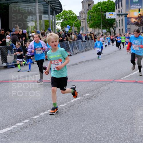25.04.2026 - Das Zehntel Tim E. http://msf.ph/oto/9576823 25.04.2026 10:58:09 Ziel 5153, 5159, 5185, 5206, 5341, 5366, 5373, 5392, 5556, 5609, 5938, 6347, 6348, 6356, 6367, 6378, 6576, 6600, 6609, 6662, 6678, 6681, 6837, 6848, 6921, 7301, 7318, 7532, 7673, 7677, 7680, 7736, 7755, 7915, 7942, 8070 meine-sportfotos.de