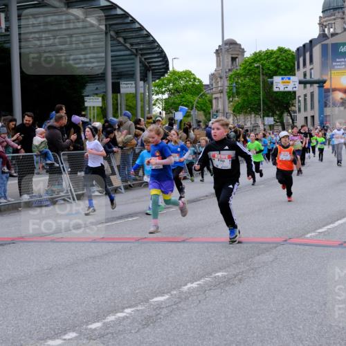 25.04.2026 - Das Zehntel Tim E. http://msf.ph/oto/9576846 25.04.2026 10:58:14 Ziel 5166, 5185, 5341, 5366, 5556, 5731, 5757, 5814, 5938, 6319, 6348, 6489, 6576, 6600, 6802, 6809, 6837, 6848, 6921, 6930, 7144, 7318, 7356, 7417, 7532, 7565 meine-sportfotos.de