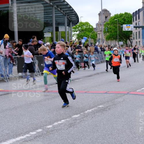 25.04.2026 - Das Zehntel Tim E. http://msf.ph/oto/9576847 25.04.2026 10:58:14 Ziel 5166, 5185, 5341, 5366, 5556, 5731, 5757, 5814, 5938, 6319, 6348, 6489, 6576, 6600, 6802, 6809, 6837, 6848, 6921, 6930, 7144, 7318, 7356, 7417, 7532, 7565 meine-sportfotos.de