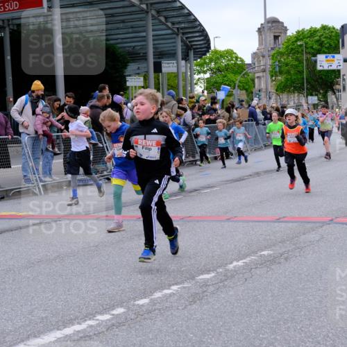 25.04.2026 - Das Zehntel Tim E. http://msf.ph/oto/9576848 25.04.2026 10:58:14 Ziel 5166, 5185, 5341, 5366, 5556, 5731, 5757, 5814, 5938, 6319, 6348, 6489, 6576, 6600, 6802, 6809, 6837, 6848, 6921, 6930, 7144, 7318, 7356, 7417, 7532, 7565 meine-sportfotos.de