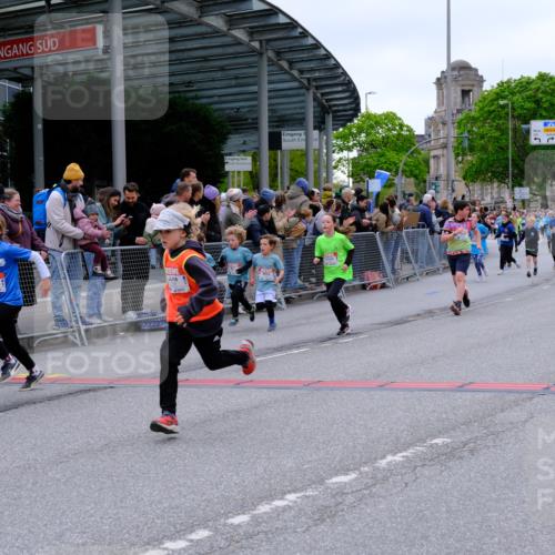 25.04.2026 - Das Zehntel Tim E. http://msf.ph/oto/9576856 25.04.2026 10:58:15 Ziel 5166, 5185, 5212, 5341, 5366, 5556, 5731, 5757, 5814, 5938, 6319, 6489, 6538, 6576, 6600, 6802, 6809, 6837, 6848, 6921, 6930, 7144, 7318, 7356, 7417, 7532, 7565, 7790 meine-sportfotos.de