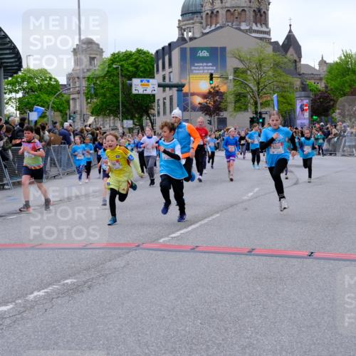 25.04.2026 - Das Zehntel Tim E. http://msf.ph/oto/9576858 25.04.2026 10:58:16 Ziel 5166, 5185, 5212, 5341, 5366, 5556, 5731, 5757, 5814, 6319, 6489, 6538, 6576, 6600, 6802, 6809, 6837, 6848, 6878, 6902, 6921, 6930, 7144, 7356, 7417, 7565, 7613, 7790, 8071 meine-sportfotos.de