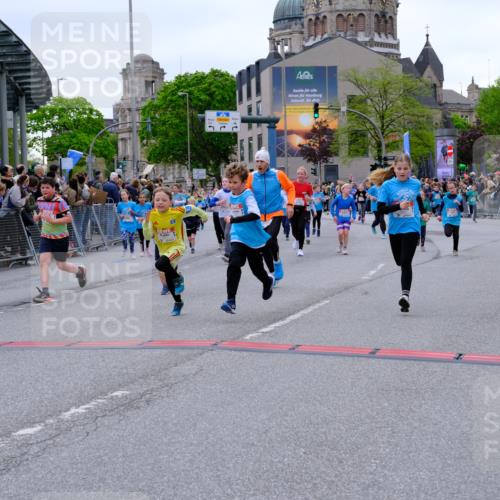 25.04.2026 - Das Zehntel Tim E. http://msf.ph/oto/9576859 25.04.2026 10:58:16 Ziel 5166, 5185, 5212, 5341, 5366, 5556, 5731, 5757, 5814, 6319, 6489, 6538, 6576, 6600, 6802, 6809, 6837, 6848, 6878, 6902, 6921, 6930, 7144, 7356, 7417, 7565, 7613, 7790, 8071 meine-sportfotos.de