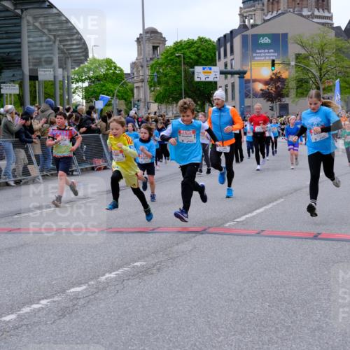 25.04.2026 - Das Zehntel Tim E. http://msf.ph/oto/9576862 25.04.2026 10:58:17 Ziel 5166, 5185, 5212, 5341, 5366, 5375, 5556, 5731, 5750, 5757, 5814, 5933, 6319, 6489, 6538, 6576, 6600, 6723, 6802, 6809, 6843, 6860, 6878, 6902, 6921, 6930, 7144, 7356, 7417, 7565, 7613, 7790, 8071, 10162 meine-sportfotos.de