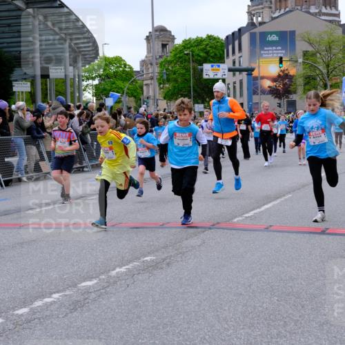 25.04.2026 - Das Zehntel Tim E. http://msf.ph/oto/9576863 25.04.2026 10:58:17 Ziel 5166, 5185, 5212, 5341, 5366, 5375, 5556, 5731, 5750, 5757, 5814, 5933, 6319, 6489, 6538, 6576, 6600, 6723, 6802, 6809, 6843, 6860, 6878, 6902, 6921, 6930, 7144, 7356, 7417, 7565, 7613, 7790, 8071, 10162 meine-sportfotos.de