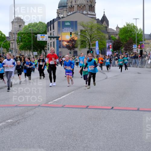 25.04.2026 - Das Zehntel Tim E. http://msf.ph/oto/9576873 25.04.2026 10:58:19 Ziel 5137, 5166, 5185, 5212, 5341, 5366, 5375, 5556, 5648, 5680, 5694, 5731, 5750, 5757, 5814, 5850, 5862, 5933, 6199, 6319, 6489, 6538, 6723, 6802, 6809, 6843, 6860, 6878, 6902, 6930, 6932, 6961, 7042, 7144, 7356, 7417, 7565, 7595, 7613, 7790, 8071, 10162 meine-sportfotos.de