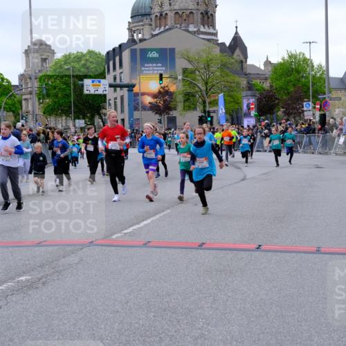 25.04.2026 - Das Zehntel Tim E. http://msf.ph/oto/9576875 25.04.2026 10:58:19 Ziel 5137, 5166, 5185, 5212, 5341, 5366, 5375, 5556, 5648, 5680, 5694, 5731, 5750, 5757, 5814, 5850, 5862, 5933, 6199, 6319, 6489, 6538, 6723, 6802, 6809, 6843, 6860, 6878, 6902, 6930, 6932, 6961, 7042, 7144, 7356, 7417, 7565, 7595, 7613, 7790, 8071, 10162 meine-sportfotos.de