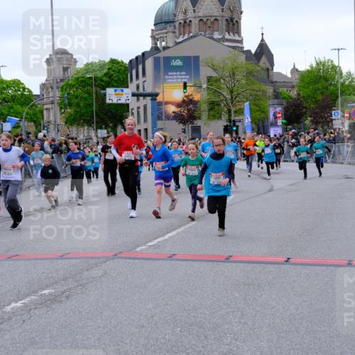 25.04.2026 - Das Zehntel Tim E. http://msf.ph/oto/9576878 25.04.2026 10:58:19 Ziel 5137, 5166, 5185, 5212, 5341, 5366, 5375, 5556, 5648, 5680, 5694, 5731, 5750, 5757, 5814, 5850, 5862, 5933, 6199, 6319, 6489, 6538, 6723, 6802, 6809, 6843, 6860, 6878, 6902, 6930, 6932, 6961, 7042, 7144, 7356, 7417, 7565, 7595, 7613, 7790, 8071, 10162 meine-sportfotos.de