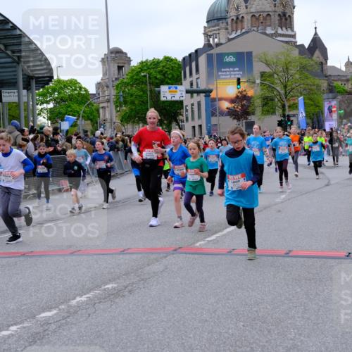25.04.2026 - Das Zehntel Tim E. http://msf.ph/oto/9576881 25.04.2026 10:58:20 Ziel 5137, 5166, 5185, 5212, 5341, 5366, 5375, 5648, 5680, 5694, 5731, 5750, 5757, 5814, 5850, 5862, 5933, 6199, 6319, 6489, 6538, 6647, 6723, 6802, 6809, 6843, 6860, 6878, 6902, 6930, 6932, 6961, 7042, 7144, 7230, 7236, 7356, 7417, 7565, 7595, 7613, 7790, 8071, 10162 meine-sportfotos.de