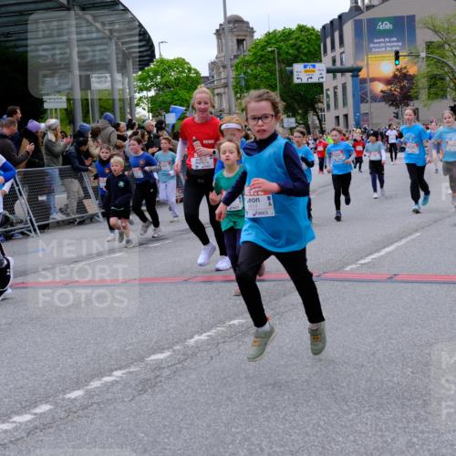 25.04.2026 - Das Zehntel Tim E. http://msf.ph/oto/9576889 25.04.2026 10:58:21 Ziel 5137, 5166, 5212, 5341, 5375, 5648, 5680, 5694, 5731, 5750, 5757, 5814, 5850, 5862, 5933, 6191, 6199, 6319, 6361, 6489, 6538, 6647, 6723, 6786, 6802, 6809, 6810, 6843, 6860, 6878, 6902, 6930, 6932, 6961, 7042, 7144, 7230, 7236, 7356, 7417, 7565, 7595, 7613, 7790, 8071, 10162 meine-sportfotos.de