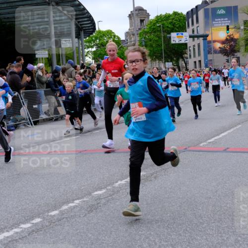 25.04.2026 - Das Zehntel Tim E. http://msf.ph/oto/9576890 25.04.2026 10:58:21 Ziel 5137, 5166, 5212, 5341, 5375, 5648, 5680, 5694, 5731, 5750, 5757, 5814, 5850, 5862, 5933, 6191, 6199, 6319, 6361, 6489, 6538, 6647, 6723, 6786, 6802, 6809, 6810, 6843, 6860, 6878, 6902, 6930, 6932, 6961, 7042, 7144, 7230, 7236, 7356, 7417, 7565, 7595, 7613, 7790, 8071, 10162 meine-sportfotos.de