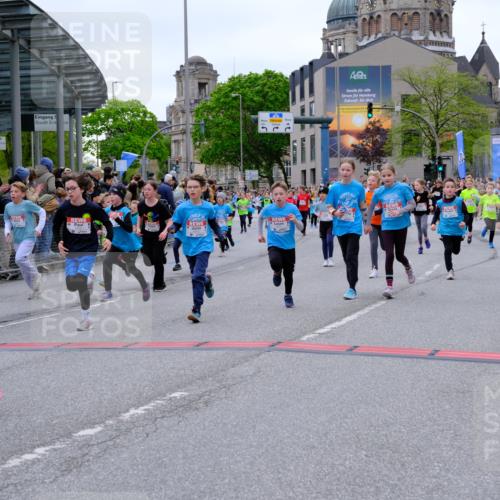25.04.2026 - Das Zehntel Tim E. http://msf.ph/oto/9576893 25.04.2026 10:58:22 Ziel 5137, 5166, 5212, 5375, 5499, 5648, 5680, 5694, 5731, 5750, 5757, 5814, 5850, 5862, 5933, 6191, 6199, 6319, 6351, 6361, 6489, 6538, 6647, 6723, 6786, 6802, 6809, 6810, 6843, 6860, 6878, 6902, 6930, 6932, 6961, 7042, 7144, 7230, 7236, 7294, 7297, 7356, 7417, 7565, 7595, 7613, 7790, 8071, 10162 meine-sportfotos.de