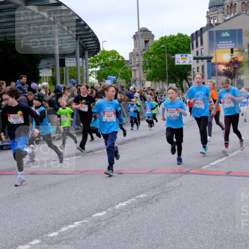 25.04.2026 - Das Zehntel Tim E. http://msf.ph/oto/9576899 25.04.2026 10:58:22 Ziel 5137, 5166, 5212, 5375, 5499, 5648, 5680, 5694, 5731, 5750, 5757, 5814, 5850, 5862, 5933, 6191, 6199, 6319, 6351, 6361, 6489, 6538, 6647, 6723, 6786, 6802, 6809, 6810, 6843, 6860, 6878, 6902, 6930, 6932, 6961, 7042, 7144, 7230, 7236, 7294, 7297, 7356, 7417, 7565, 7595, 7613, 7790, 8071, 10162 meine-sportfotos.de