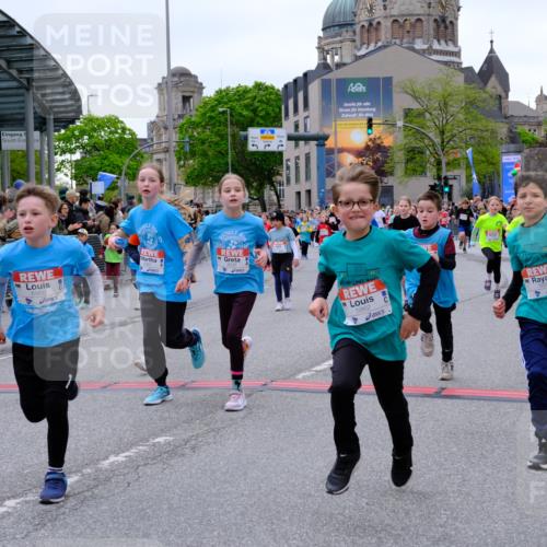 25.04.2026 - Das Zehntel Tim E. http://msf.ph/oto/9576903 25.04.2026 10:58:23 Ziel 5137, 5212, 5375, 5499, 5648, 5680, 5694, 5731, 5750, 5757, 5814, 5850, 5862, 5933, 6191, 6199, 6351, 6361, 6489, 6538, 6647, 6723, 6786, 6802, 6810, 6843, 6860, 6878, 6902, 6930, 6932, 6961, 7042, 7144, 7230, 7236, 7294, 7297, 7417, 7551, 7565, 7595, 7613, 7790, 8071, 10162 meine-sportfotos.de