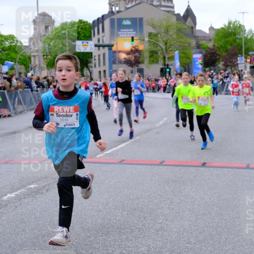 25.04.2026 - Das Zehntel Tim E. http://msf.ph/oto/9576905 25.04.2026 10:58:24 Ziel 5137, 5212, 5315, 5320, 5375, 5499, 5648, 5680, 5694, 5731, 5750, 5757, 5814, 5850, 5862, 5933, 6033, 6191, 6199, 6351, 6361, 6489, 6538, 6647, 6723, 6786, 6802, 6810, 6843, 6860, 6878, 6902, 6930, 6932, 6961, 7042, 7144, 7230, 7236, 7294, 7297, 7417, 7551, 7565, 7595, 7613, 7790, 8071, 10162 meine-sportfotos.de