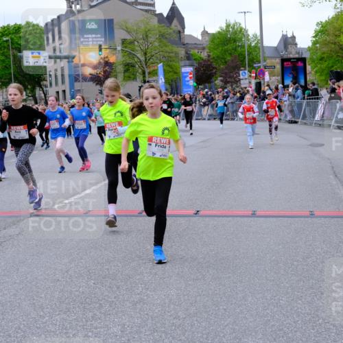 25.04.2026 - Das Zehntel Tim E. http://msf.ph/oto/9576907 25.04.2026 10:58:25 Ziel 5137, 5212, 5315, 5320, 5375, 5485, 5496, 5499, 5648, 5680, 5694, 5750, 5801, 5814, 5822, 5850, 5862, 5933, 5987, 6033, 6108, 6191, 6199, 6351, 6361, 6489, 6538, 6647, 6723, 6786, 6802, 6810, 6843, 6860, 6878, 6902, 6932, 6961, 7042, 7230, 7236, 7294, 7297, 7551, 7595, 7613, 7790, 8071, 10162 meine-sportfotos.de