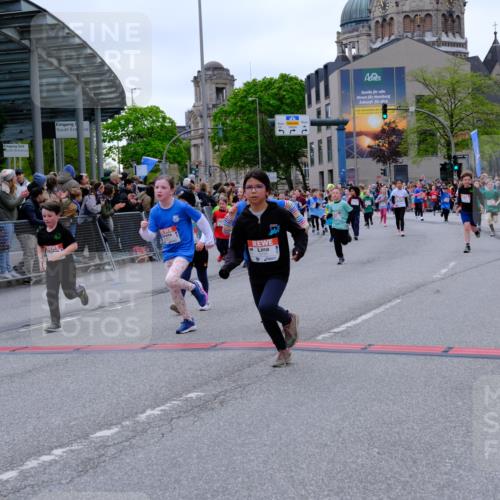 25.04.2026 - Das Zehntel Tim E. http://msf.ph/oto/9576914 25.04.2026 10:58:26 Ziel 5137, 5212, 5315, 5320, 5375, 5485, 5496, 5499, 5648, 5680, 5694, 5750, 5801, 5814, 5822, 5850, 5862, 5933, 5987, 5996, 6033, 6108, 6112, 6129, 6191, 6199, 6351, 6361, 6538, 6647, 6723, 6786, 6810, 6843, 6860, 6878, 6902, 6932, 6961, 7042, 7230, 7236, 7294, 7297, 7551, 7595, 7613, 7790, 7868, 8071, 10162 meine-sportfotos.de