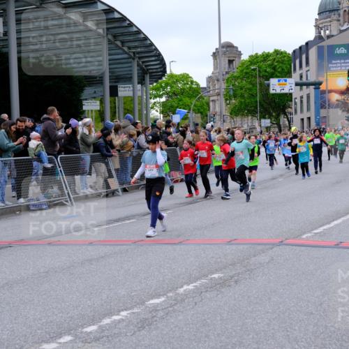 25.04.2026 - Das Zehntel Tim E. http://msf.ph/oto/9576924 25.04.2026 10:58:28 Ziel 5073, 5137, 5266, 5315, 5320, 5375, 5485, 5496, 5499, 5648, 5668, 5680, 5694, 5750, 5801, 5822, 5850, 5862, 5933, 5987, 5996, 6033, 6108, 6112, 6129, 6191, 6199, 6298, 6304, 6351, 6361, 6590, 6647, 6723, 6727, 6730, 6786, 6810, 6843, 6860, 6878, 6902, 6932, 6961, 7042, 7230, 7236, 7294, 7297, 7551, 7595, 7613, 7866, 7868, 7901, 8071, 10162 meine-sportfotos.de