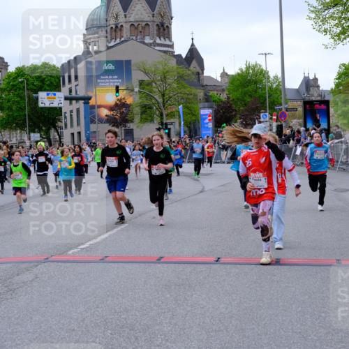 25.04.2026 - Das Zehntel Tim E. http://msf.ph/oto/9576927 25.04.2026 10:58:29 Ziel 5073, 5137, 5266, 5315, 5320, 5375, 5485, 5496, 5499, 5648, 5666, 5668, 5680, 5694, 5750, 5801, 5822, 5850, 5862, 5933, 5987, 5996, 6033, 6108, 6112, 6129, 6191, 6199, 6298, 6304, 6308, 6351, 6361, 6370, 6388, 6400, 6590, 6647, 6723, 6727, 6730, 6786, 6810, 6843, 6860, 6932, 6961, 7042, 7049, 7062, 7230, 7236, 7294, 7297, 7551, 7595, 7647, 7653, 7659, 7760, 7866, 7868, 7887, 7901, 10162 meine-sportfotos.de