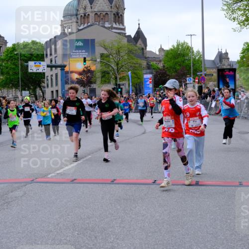 25.04.2026 - Das Zehntel Tim E. http://msf.ph/oto/9576929 25.04.2026 10:58:29 Ziel 5073, 5137, 5266, 5315, 5320, 5375, 5485, 5496, 5499, 5648, 5666, 5668, 5680, 5694, 5750, 5801, 5822, 5850, 5862, 5933, 5987, 5996, 6033, 6108, 6112, 6129, 6191, 6199, 6298, 6304, 6308, 6351, 6361, 6370, 6388, 6400, 6590, 6647, 6723, 6727, 6730, 6786, 6810, 6843, 6860, 6932, 6961, 7042, 7049, 7062, 7230, 7236, 7294, 7297, 7551, 7595, 7647, 7653, 7659, 7760, 7866, 7868, 7887, 7901, 10162 meine-sportfotos.de