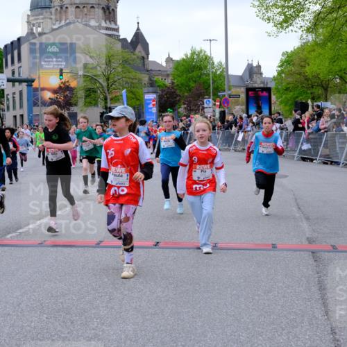 25.04.2026 - Das Zehntel Tim E. http://msf.ph/oto/9576931 25.04.2026 10:58:30 Ziel 5073, 5137, 5266, 5315, 5320, 5407, 5485, 5496, 5499, 5648, 5666, 5668, 5680, 5694, 5801, 5822, 5850, 5862, 5987, 5996, 6033, 6108, 6112, 6129, 6191, 6199, 6298, 6304, 6308, 6351, 6361, 6370, 6377, 6388, 6400, 6590, 6647, 6727, 6730, 6786, 6810, 6932, 6961, 7042, 7049, 7062, 7230, 7232, 7236, 7294, 7297, 7551, 7595, 7647, 7653, 7659, 7666, 7760, 7866, 7868, 7887, 7901 meine-sportfotos.de