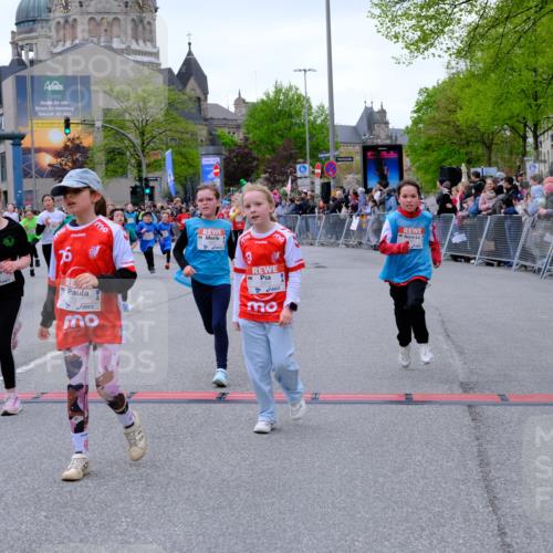 25.04.2026 - Das Zehntel Tim E. http://msf.ph/oto/9576935 25.04.2026 10:58:30 Ziel 5073, 5137, 5266, 5315, 5320, 5407, 5485, 5496, 5499, 5648, 5666, 5668, 5680, 5694, 5801, 5822, 5850, 5862, 5987, 5996, 6033, 6108, 6112, 6129, 6191, 6199, 6298, 6304, 6308, 6351, 6361, 6370, 6377, 6388, 6400, 6590, 6647, 6727, 6730, 6786, 6810, 6932, 6961, 7042, 7049, 7062, 7230, 7232, 7236, 7294, 7297, 7551, 7595, 7647, 7653, 7659, 7666, 7760, 7866, 7868, 7887, 7901 meine-sportfotos.de